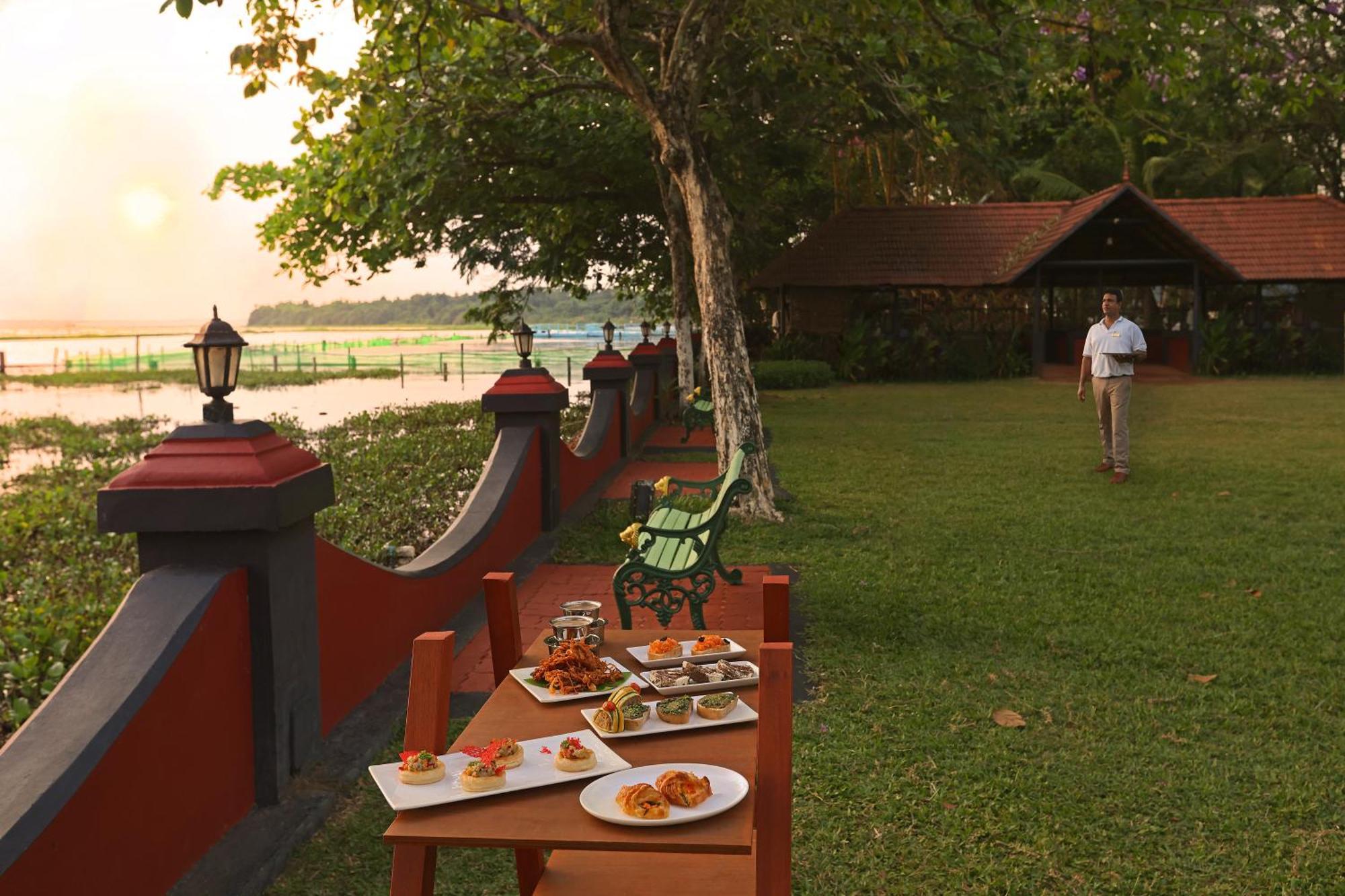 Taj Kumarakom Resort And Spa Kerala Exterior foto