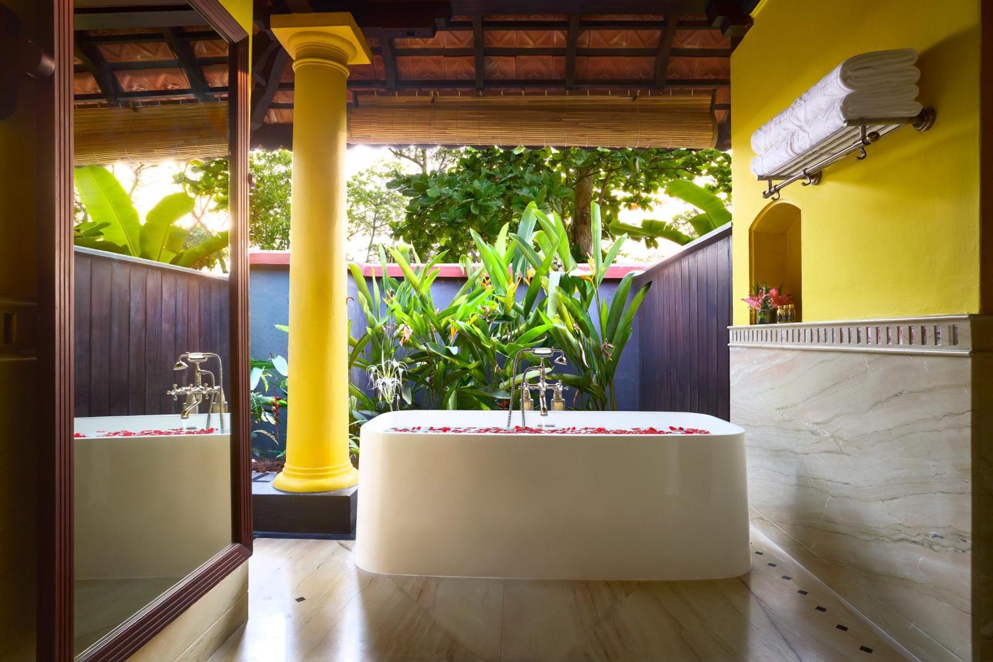 Taj Kumarakom Resort And Spa Kerala Exterior foto