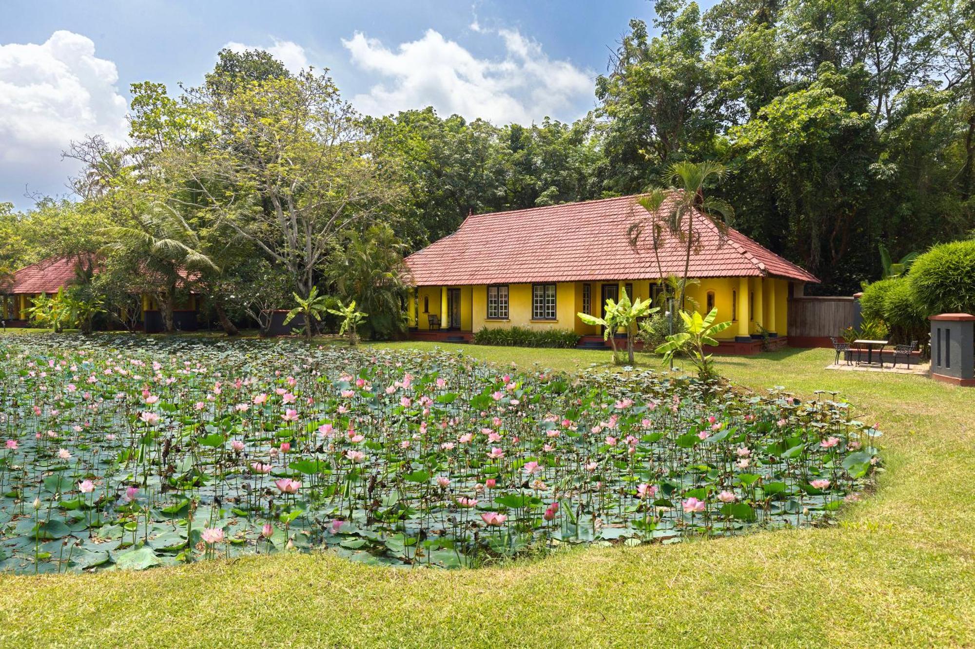 Taj Kumarakom Resort And Spa Kerala Exterior foto